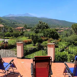 Lodge Vulcano, Tra L'etna E Il Mare 